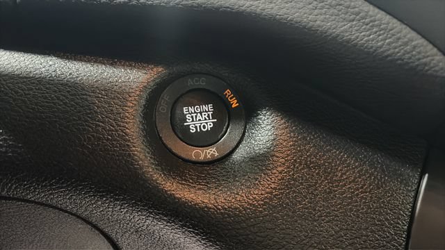 Used 2020 Jeep Cherokee Limited AWD/4WD image 19