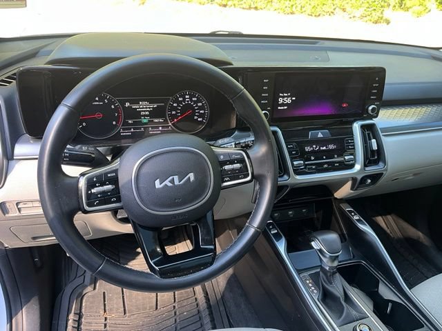 Used 2022 Kia Sorento S w/ Panoramic Sunroof Package FWD image 6