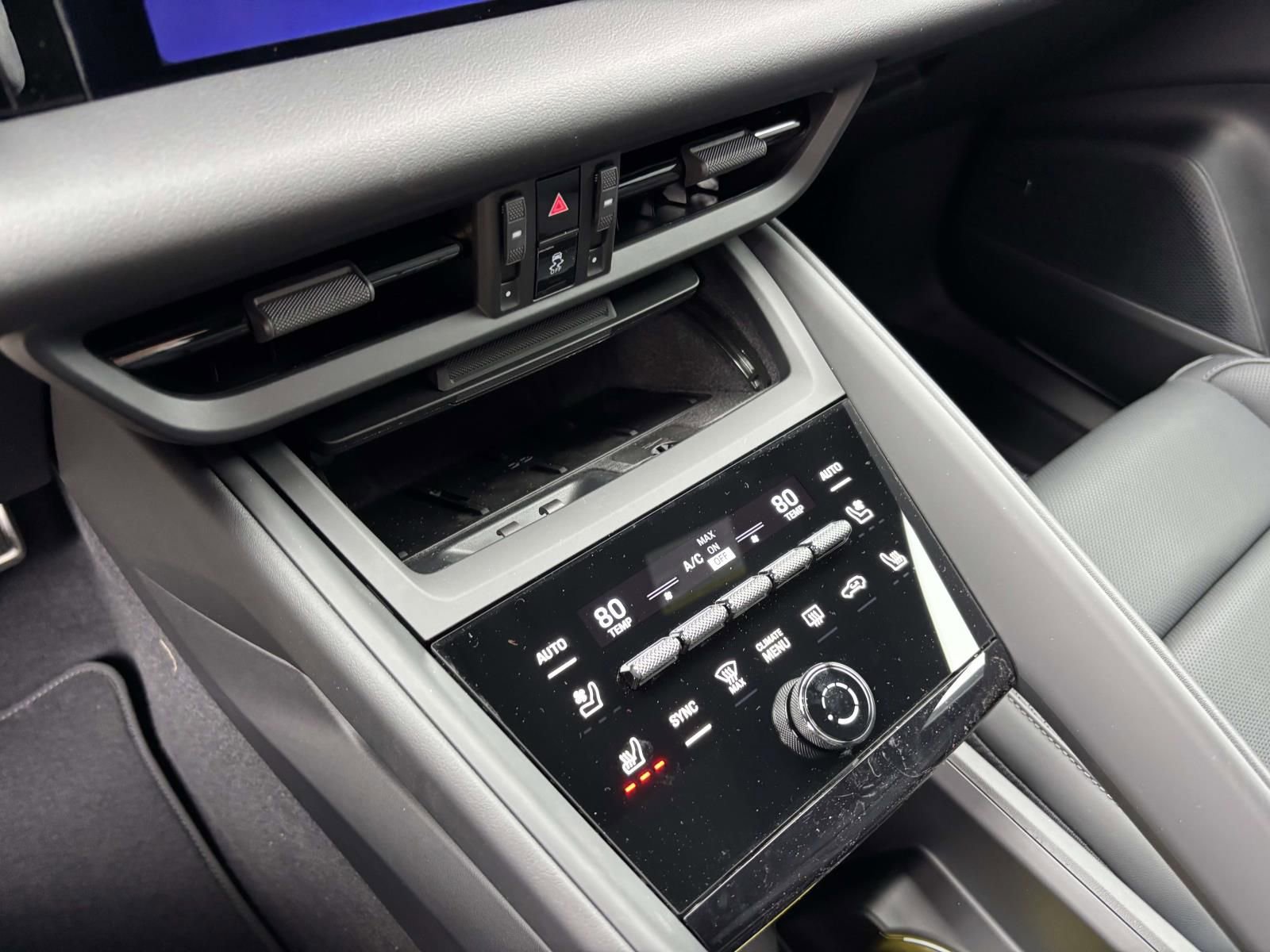 New 2026 Porsche Macan 4S Electric AWD/4WD image 34