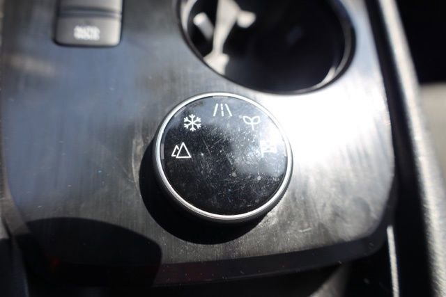 Used 2024 Nissan Rogue SV image 13