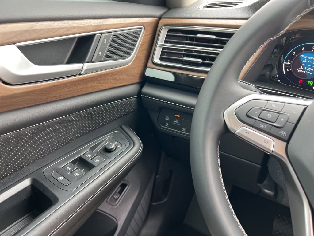 New 2026 Volkswagen Atlas SE image 18