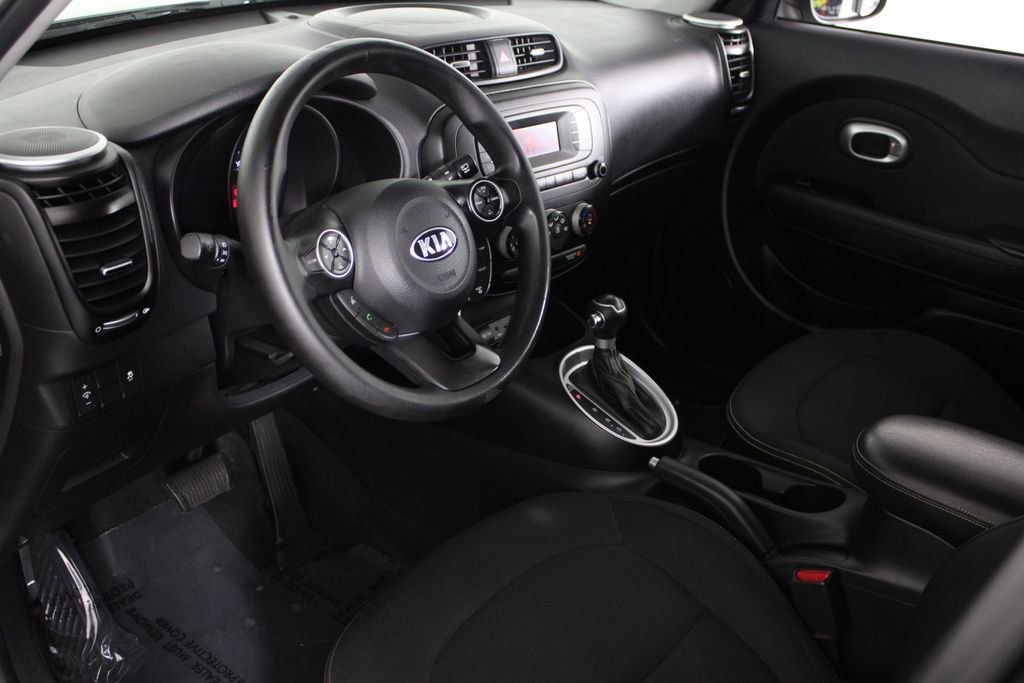 Used 2014 Kia Soul + image 15