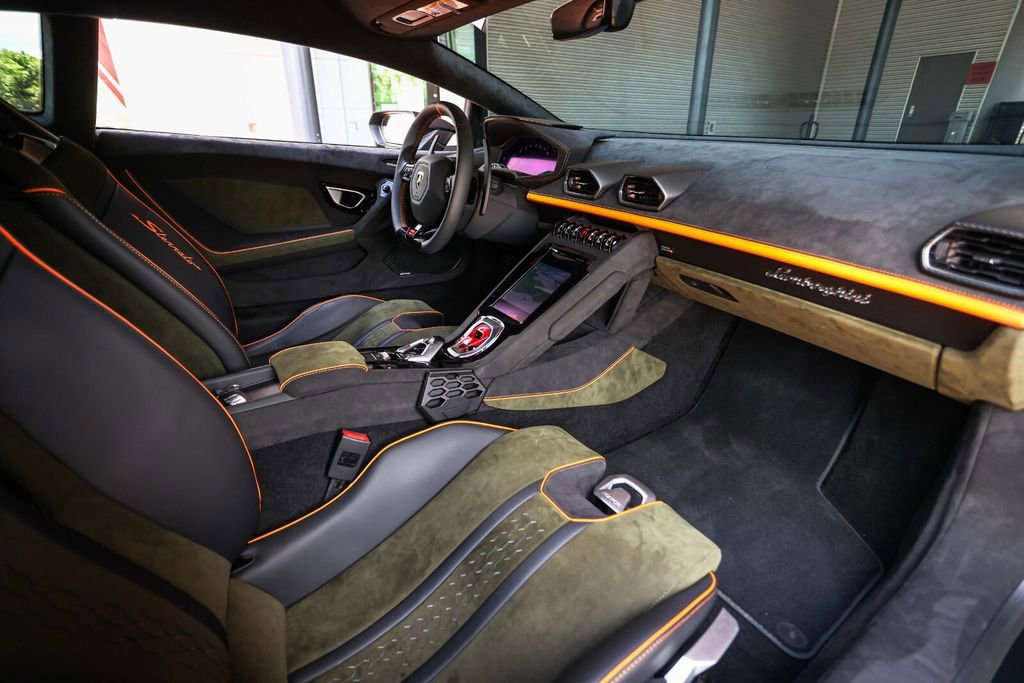 Used 2024 Lamborghini Huracan Sterrato AWD/4WD image 51