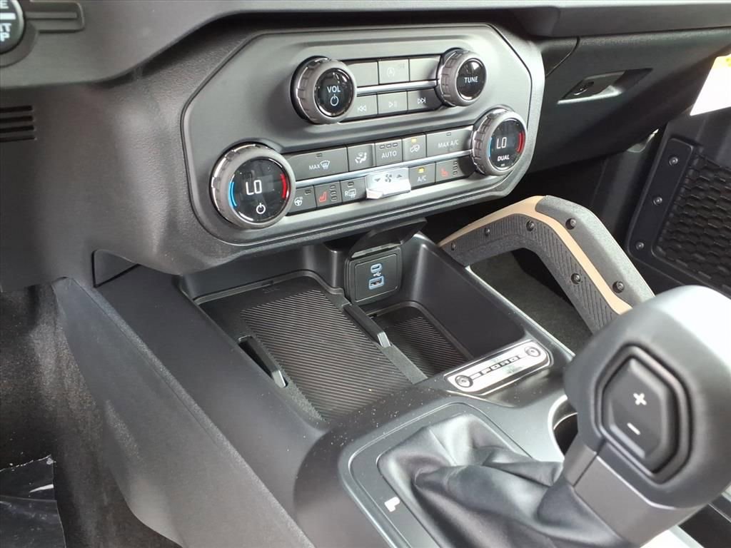 New 2025 Ford Bronco Badlands AWD/4WD image 17