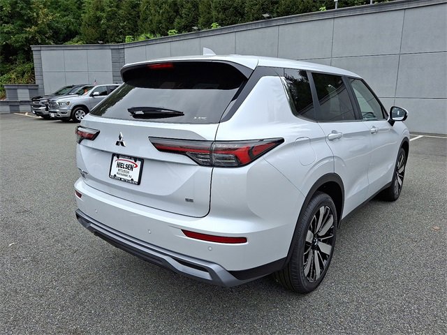 New 2025 Mitsubishi Outlander SE image 4