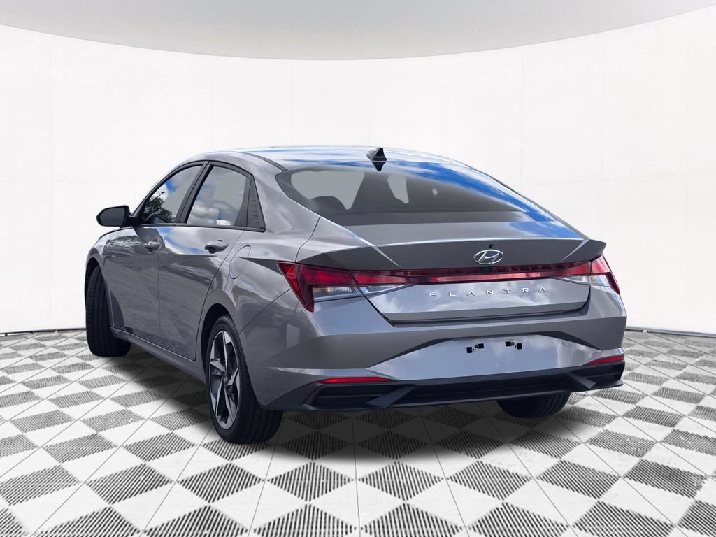 Used 2023 Hyundai Elantra SEL w/ Convenience Package FWD image 21