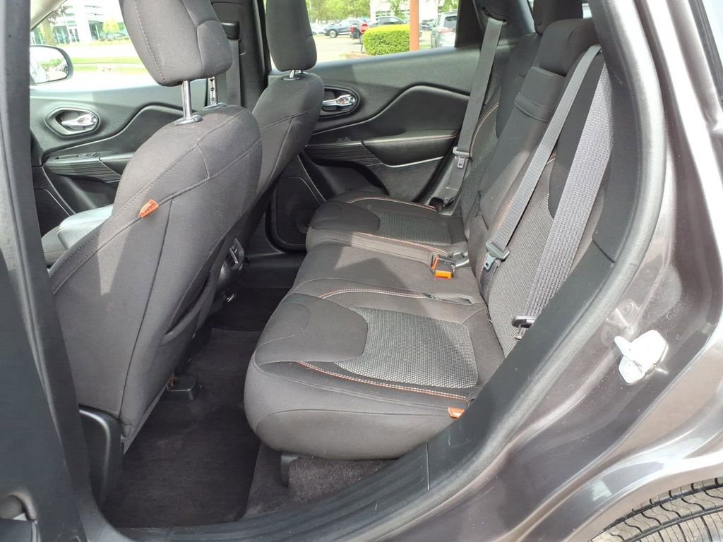 Used 2017 Jeep Cherokee 75th Anniversary AWD/4WD image 13