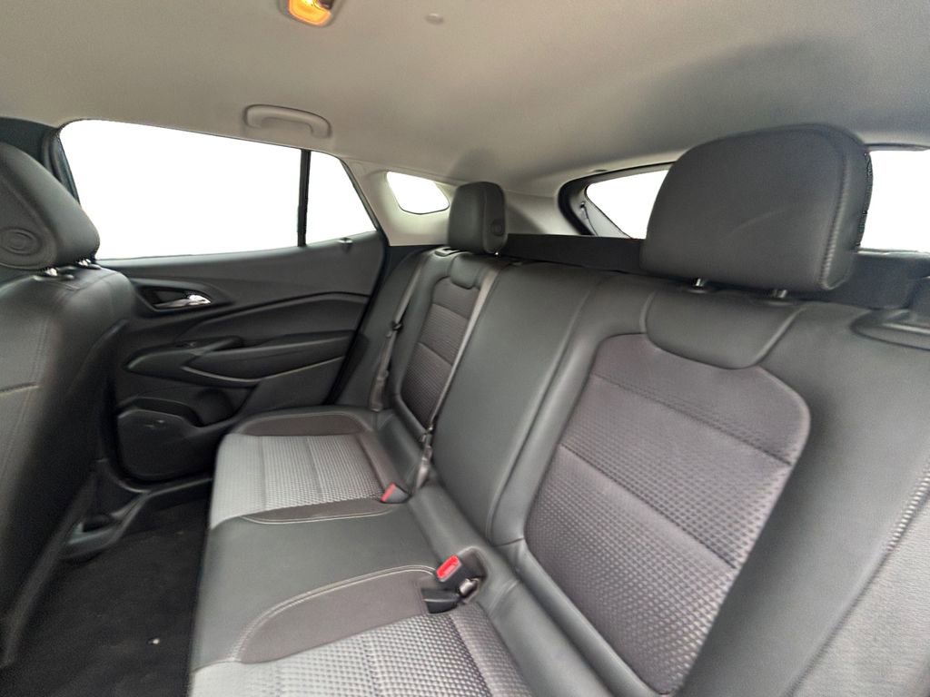Used 2024 Chevrolet Trax LT FWD image 13