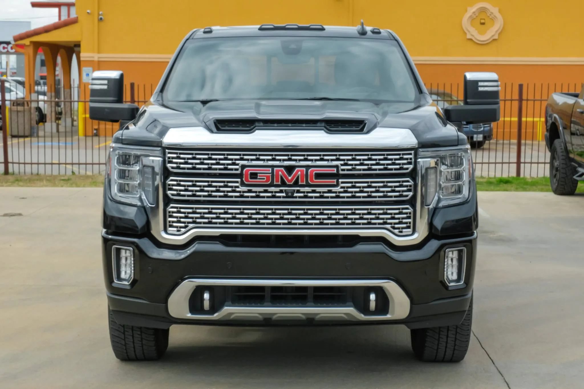 Used 2020 GMC Sierra 2500 Denali w/ Denali Ultimate Package AWD/4WD image 5