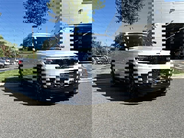 Used 2023 Jeep Grand Cherokee L Altitude