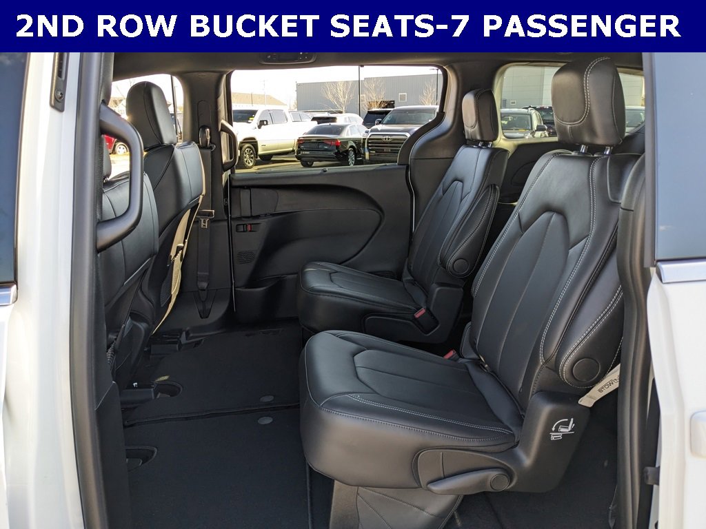 New 2026 Chrysler Voyager LX image 5