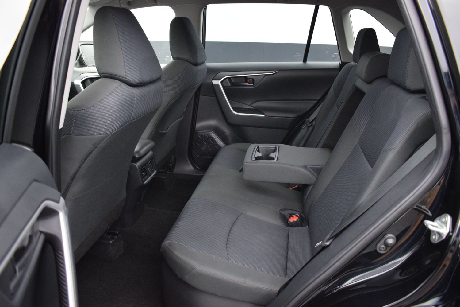 Used 2025 Toyota RAV4 LE AWD/4WD image 12