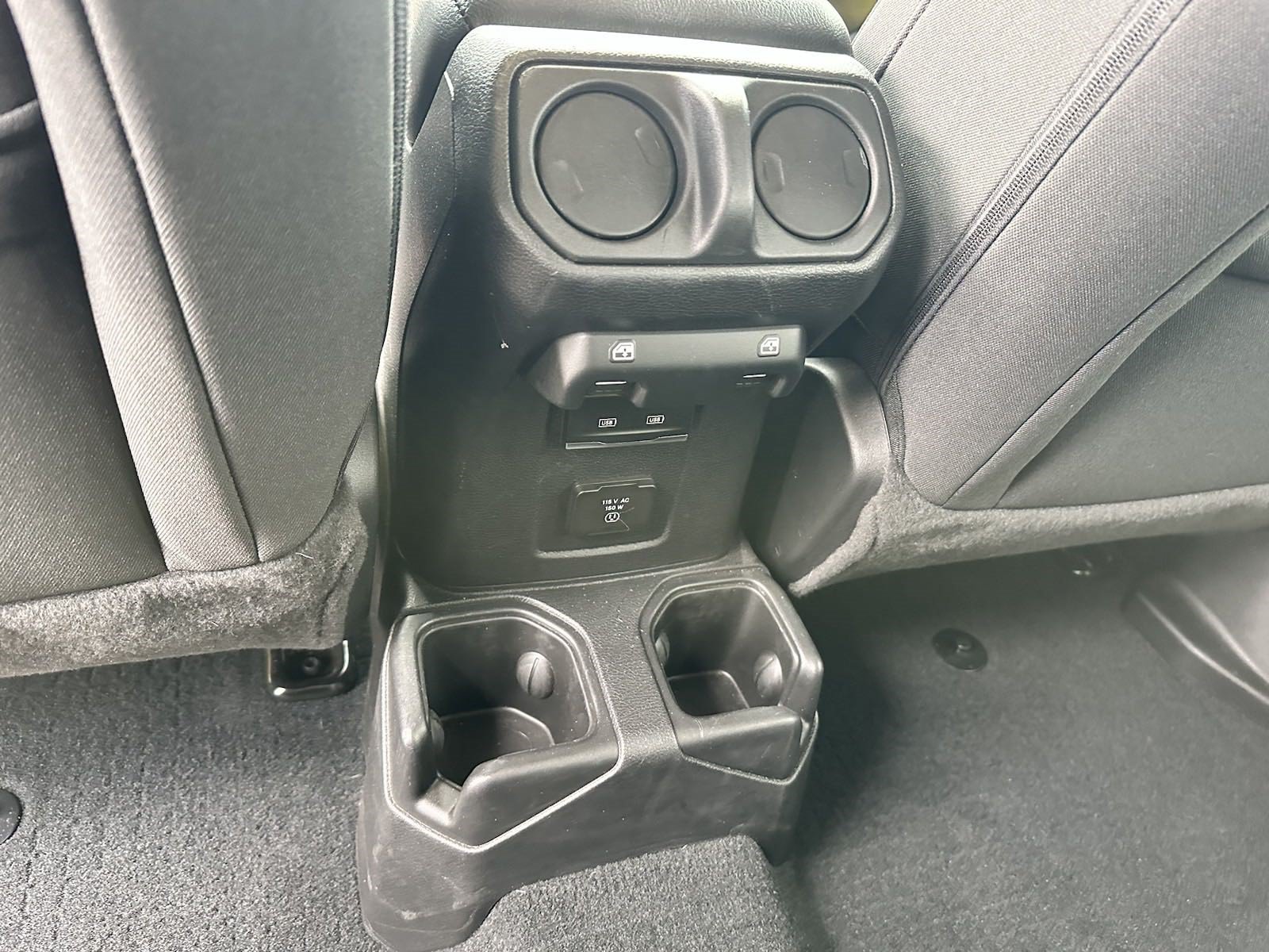 Used 2023 Jeep Wrangler Unlimited Rubicon w/ Cold Weather Group AWD/4WD image 14