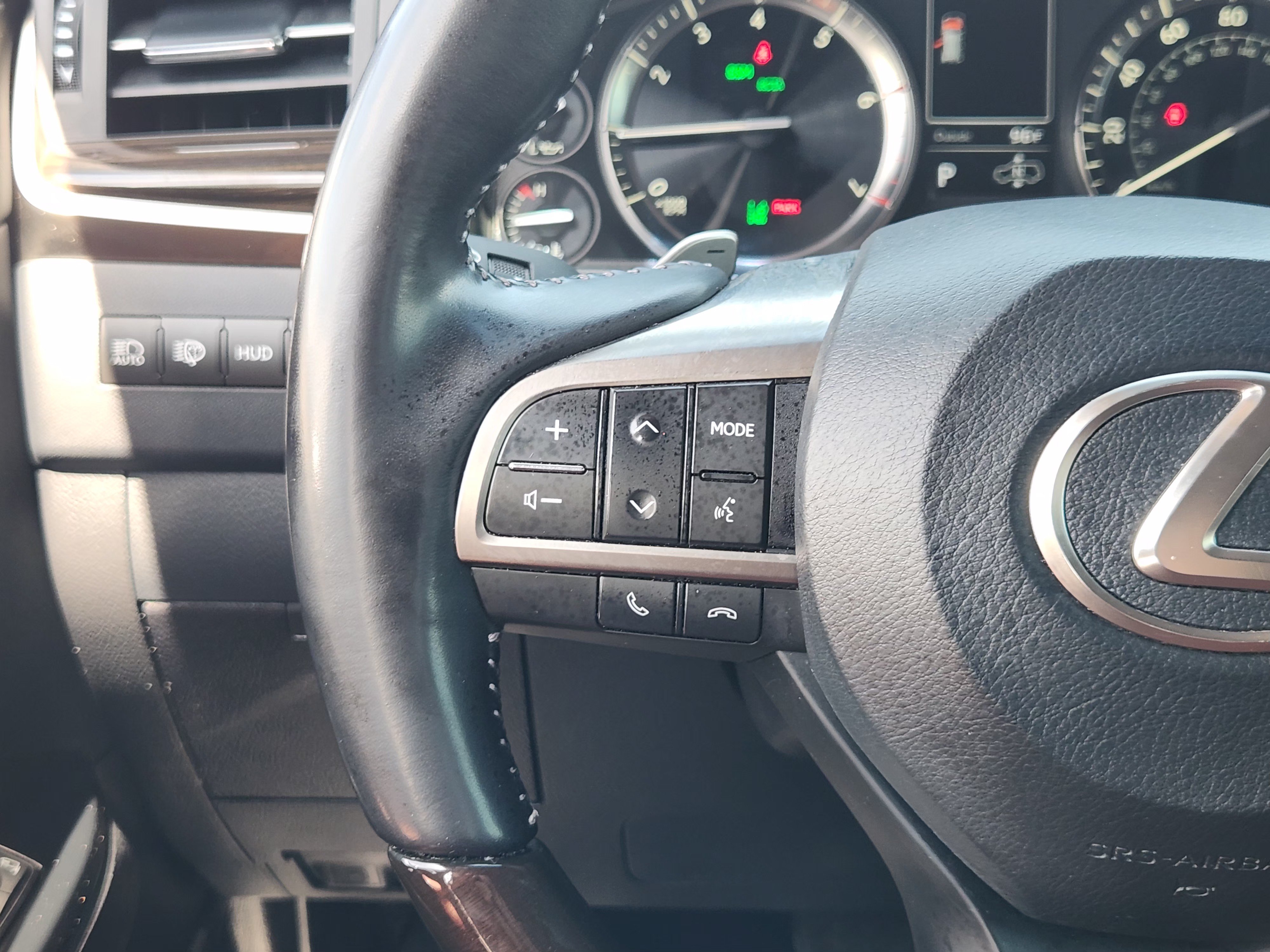 Used 2021 Lexus LX 570 4WD w/ Sport Package image 28