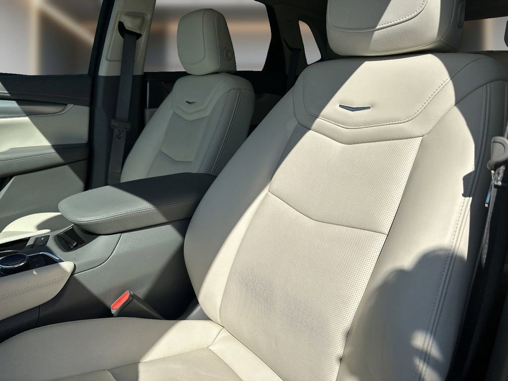 Used 2023 Cadillac XT5 Premium Luxury image 7