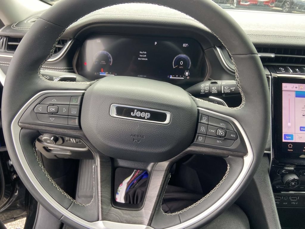 Used 2023 Jeep Grand Cherokee L Limited RWD image 35