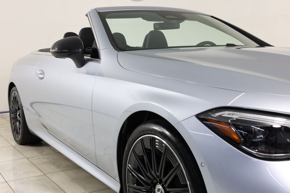 Used 2024 Mercedes-Benz CLE 300 4MATIC Cabriolet image 41