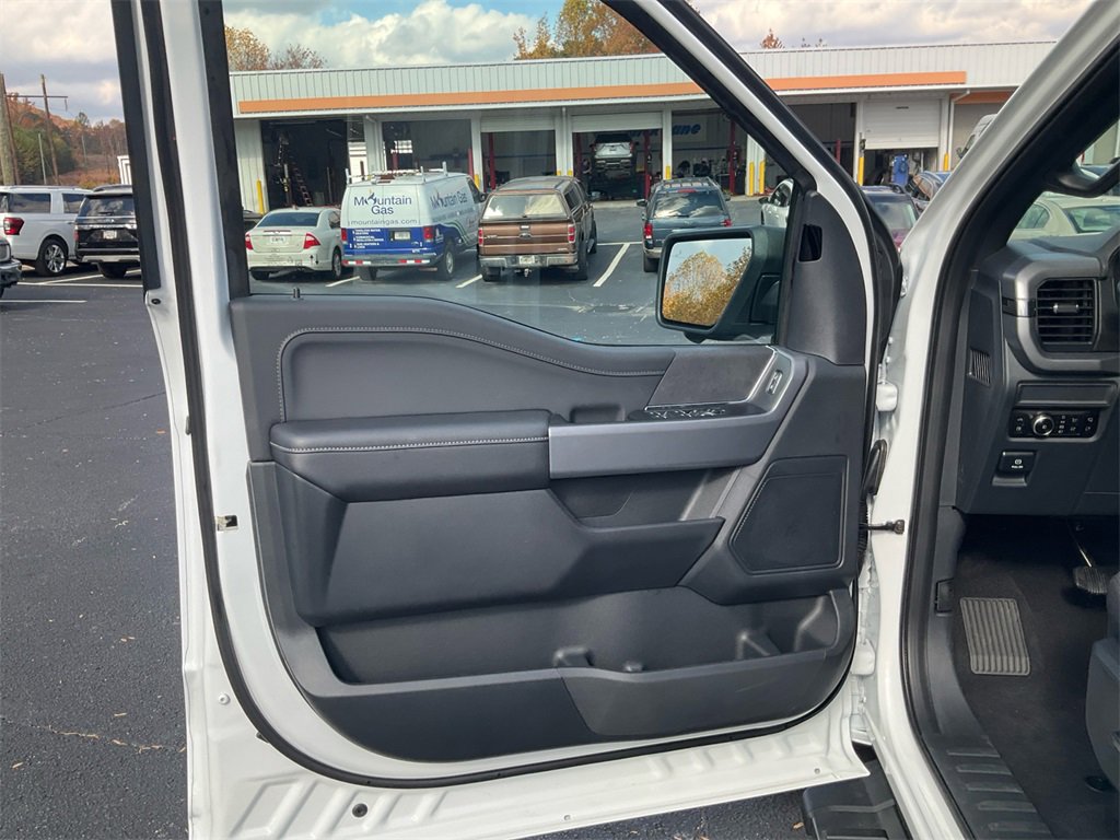 New 2025 Ford F150 XLT w/ Equipment Group 302A MID image 43