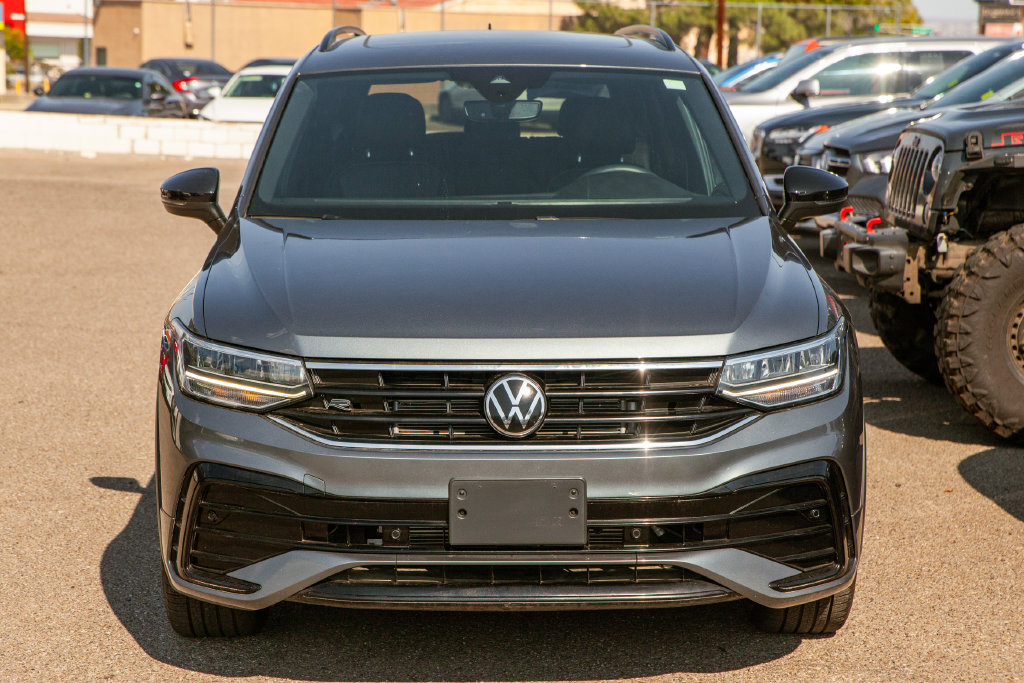 Used 2023 Volkswagen Tiguan SE R-Line FWD image 3