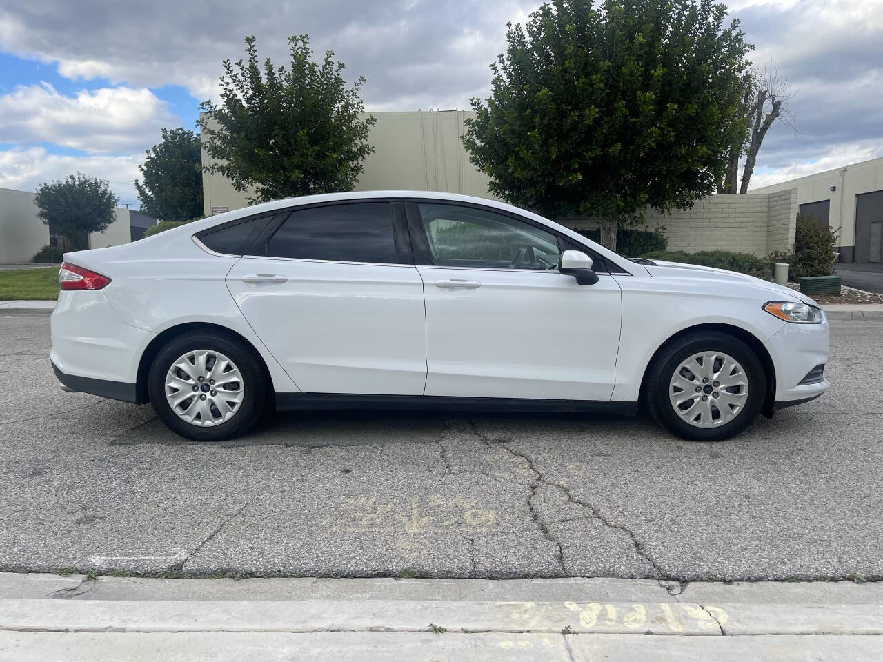 Used 2014 Ford Fusion S image 9