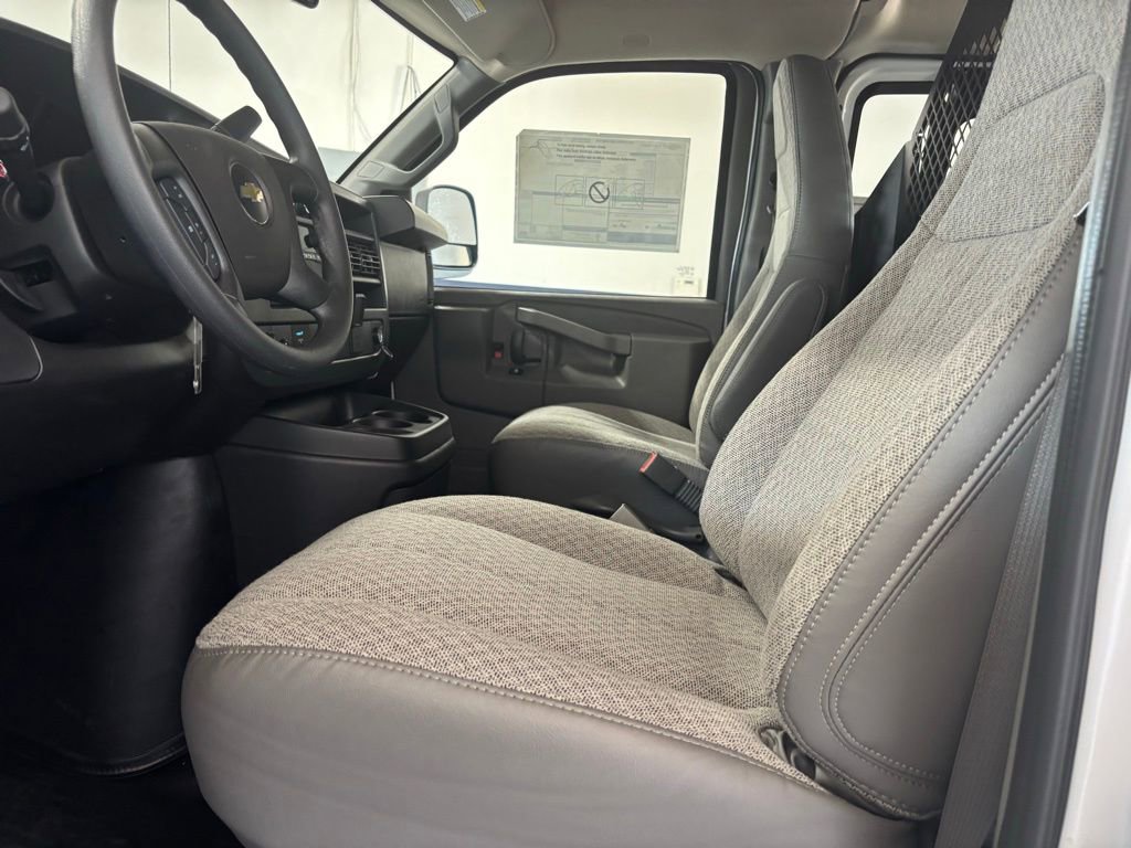 New 2025 Chevrolet Express 2500 Work Van w/ Driver Convenience Package image 34