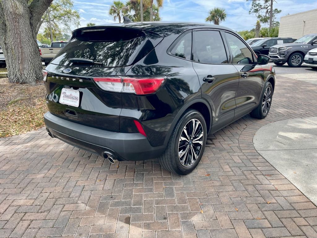Used 2022 Ford Escape SE w/ SE Sport Appearance Package FWD image 6