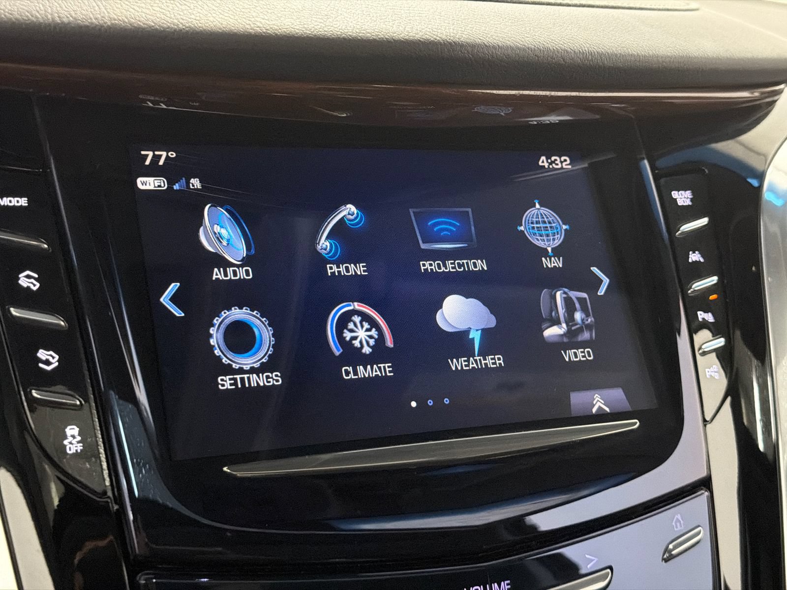 Used 2018 Cadillac Escalade Premium Luxury AWD/4WD image 37