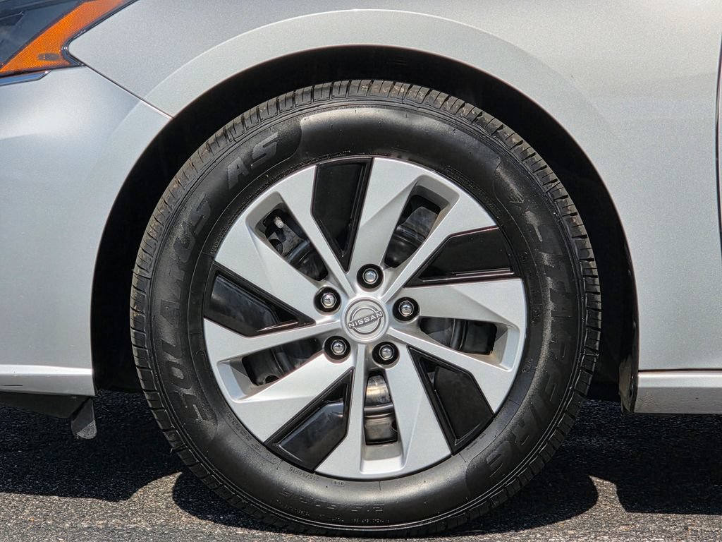 Used 2024 Nissan Altima 2.5 S FWD image 9