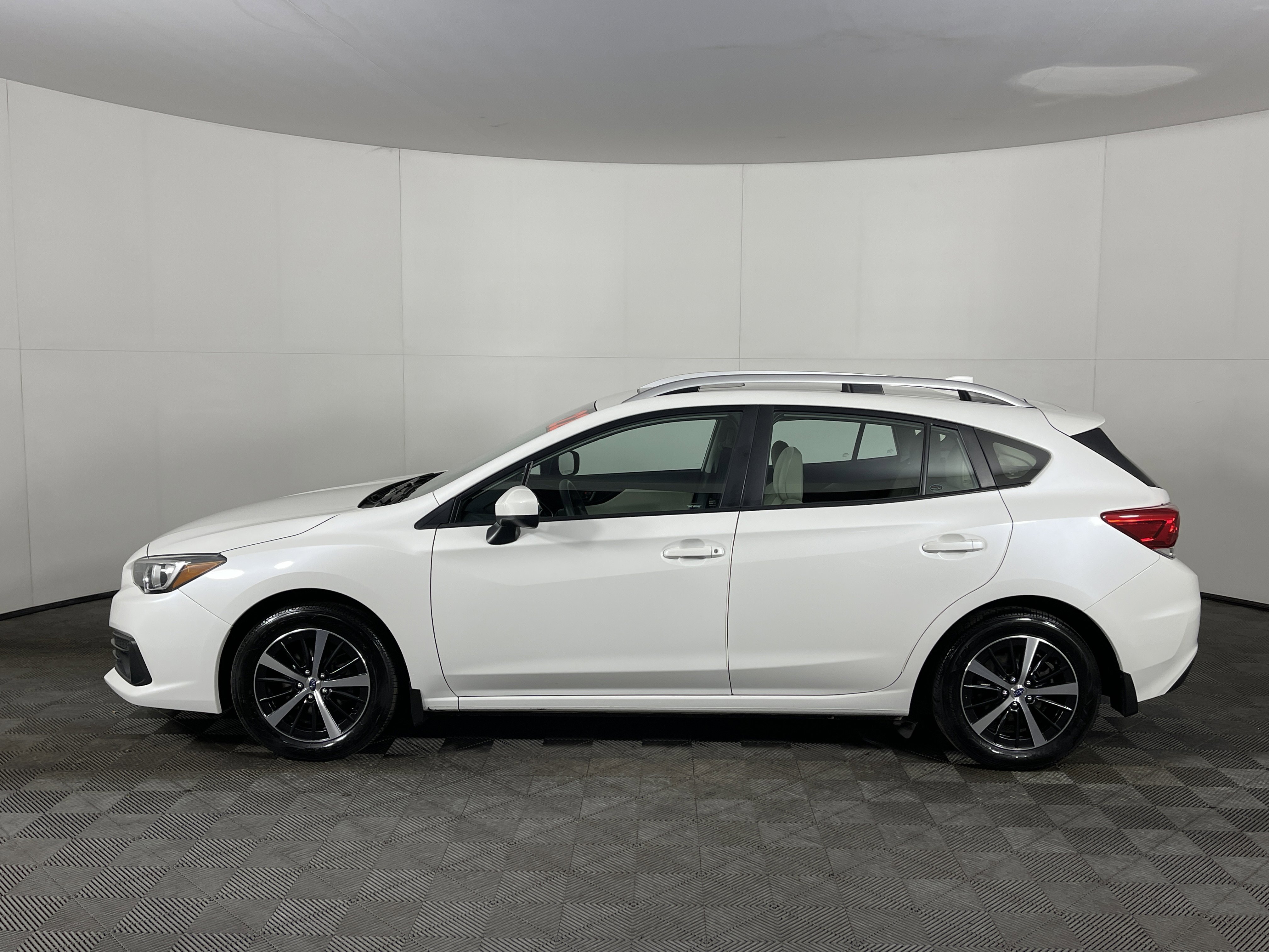Used 2022 Subaru Impreza Premium image 3