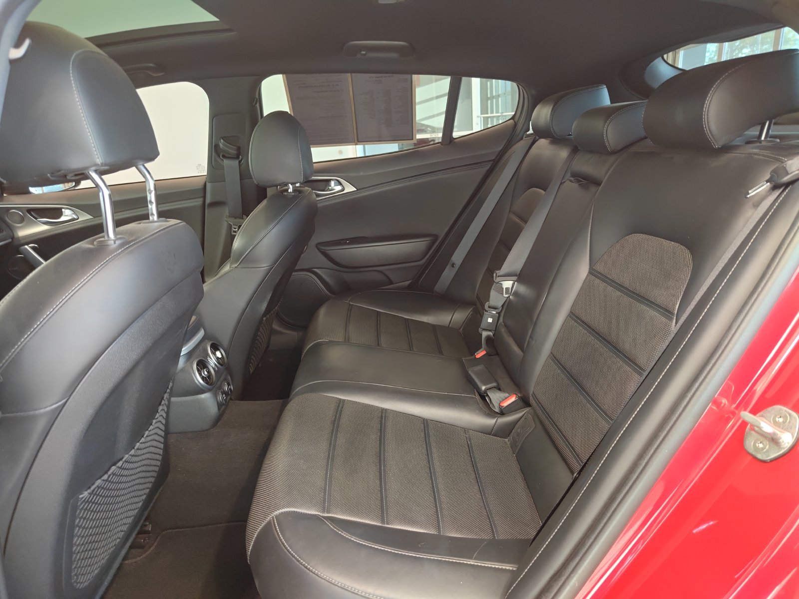 Used 2018 Kia Stinger GT2 RWD image 14