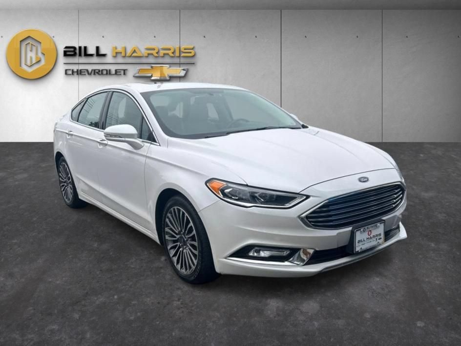 Used 2017 Ford Fusion SE w/ Fusion SE Technology Package FWD image 8