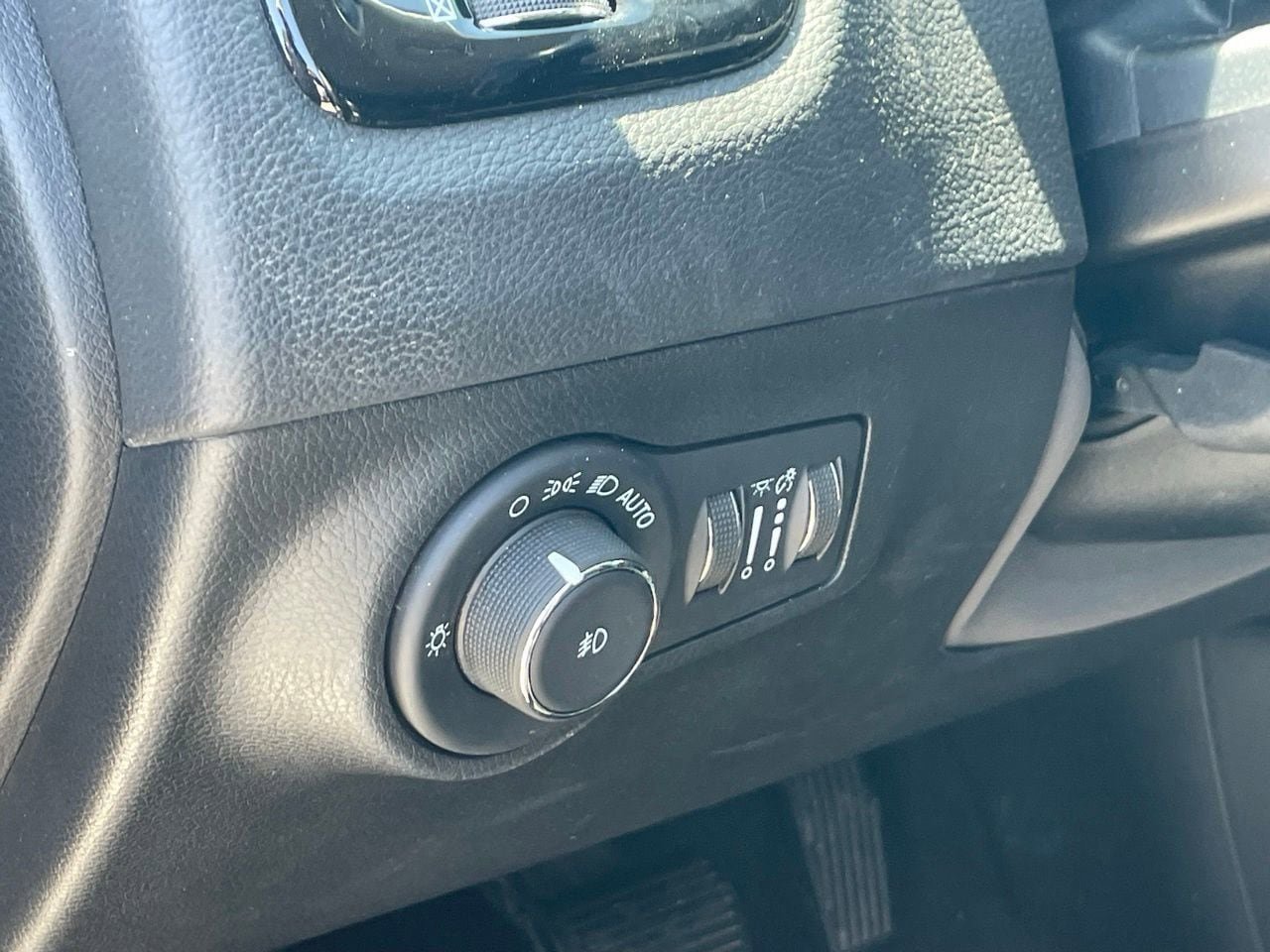 Used 2021 Jeep Compass Limited AWD/4WD image 5