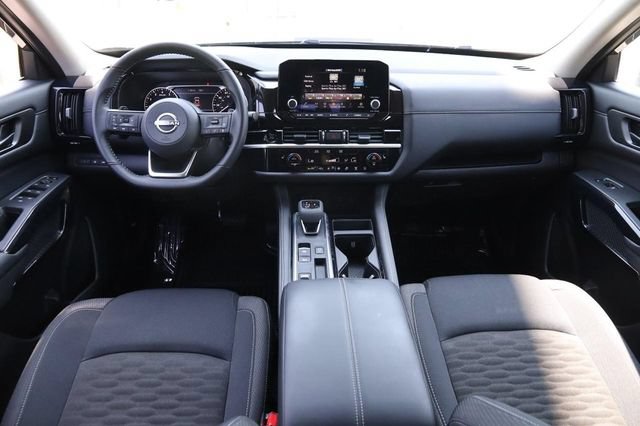 Certified 2025 Nissan Pathfinder SV w/ SV Premium Package FWD image 25