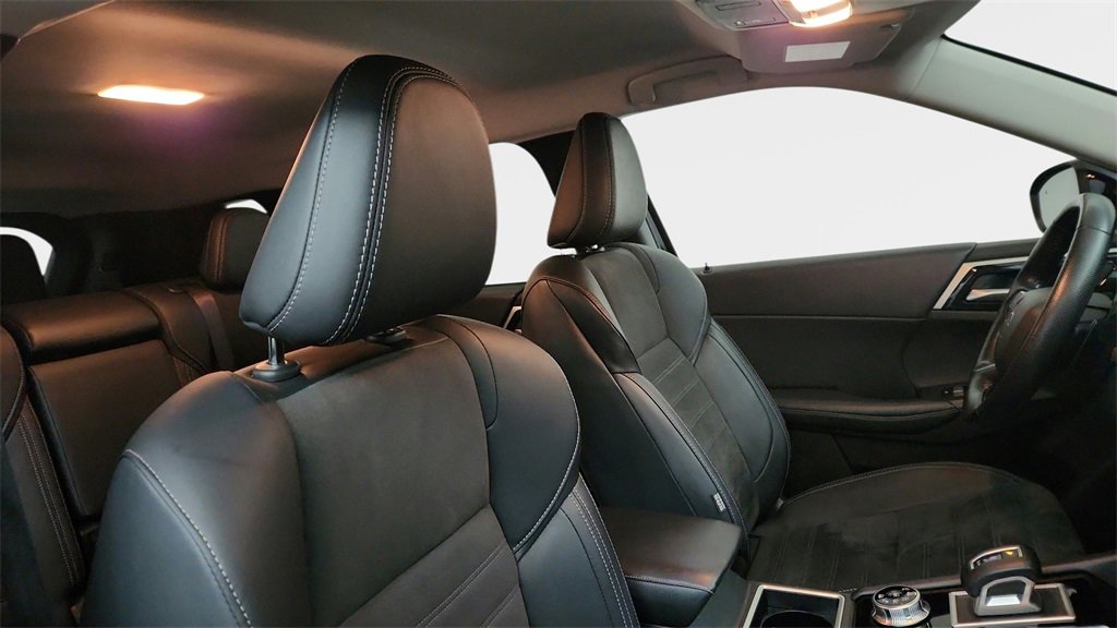 Used 2024 Mitsubishi Outlander SE image 9