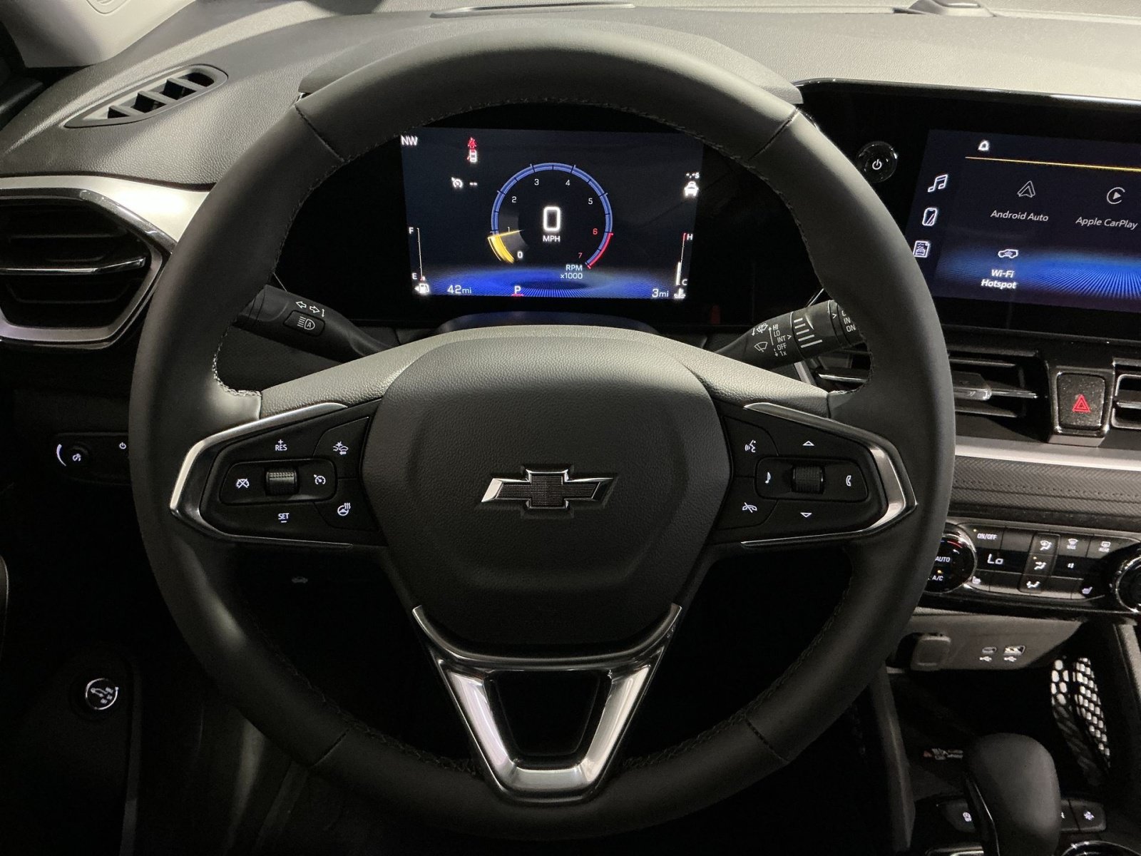 New 2026 Chevrolet TrailBlazer LT w/ Convenience Package FWD image 17