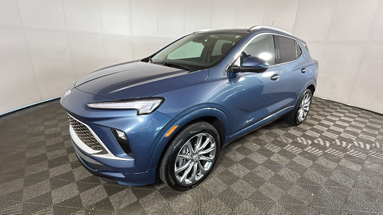 Used 2026 Buick Encore GX Avenir w/ Avenir Technology Package AWD/4WD image 8