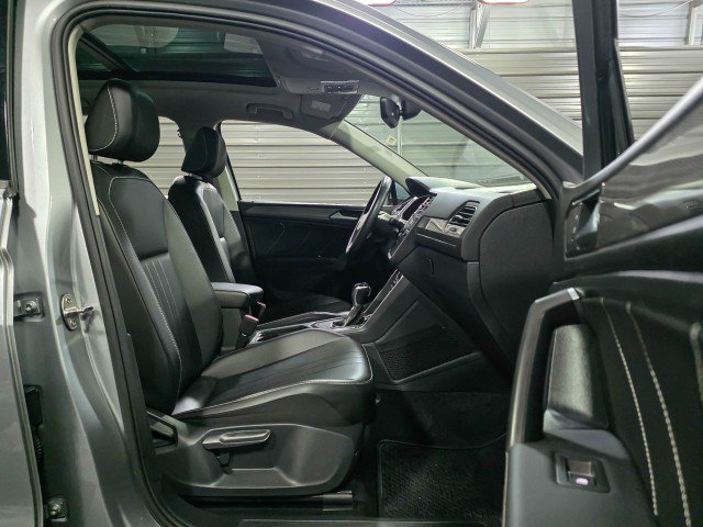 Used 2022 Volkswagen Tiguan SE FWD image 14