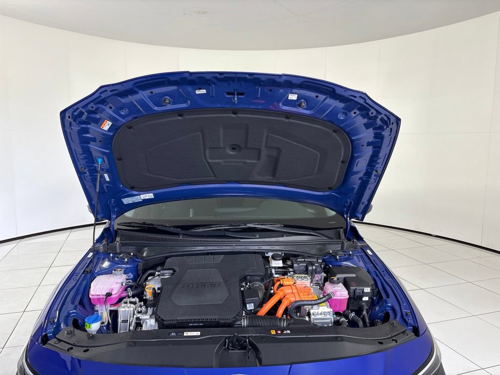 New 2025 Hyundai Elantra Hybrid FWD image 11