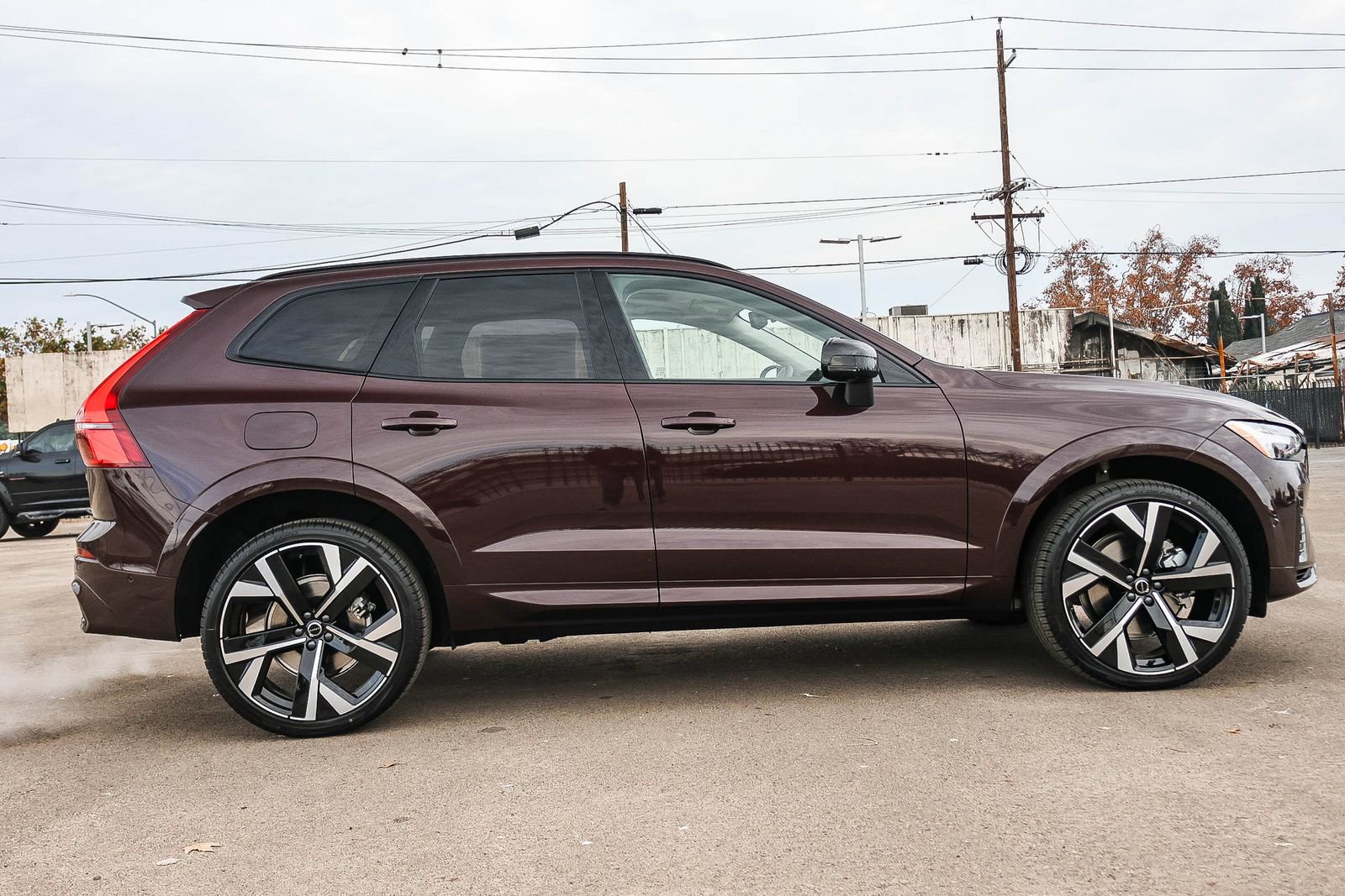 New 2026 Volvo XC60 T8 Ultra w/ Climate Package image 4