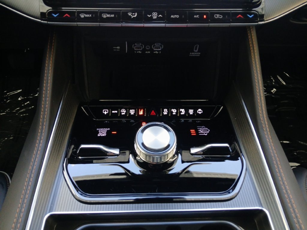 New 2026 Jeep Grand Wagoneer Summit AWD/4WD image 10