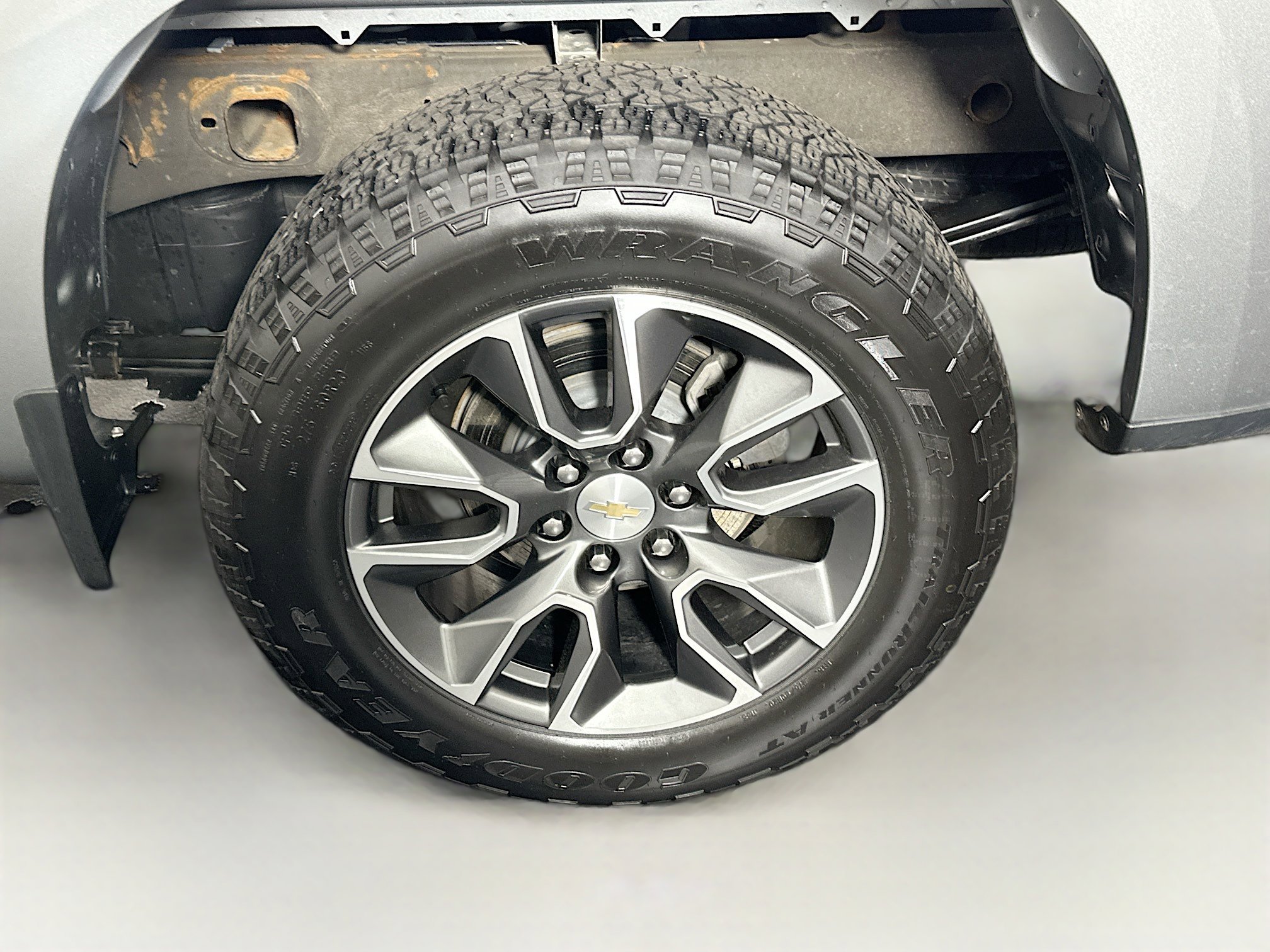 Used 2023 Chevrolet Silverado 1500 LT AWD/4WD image 11