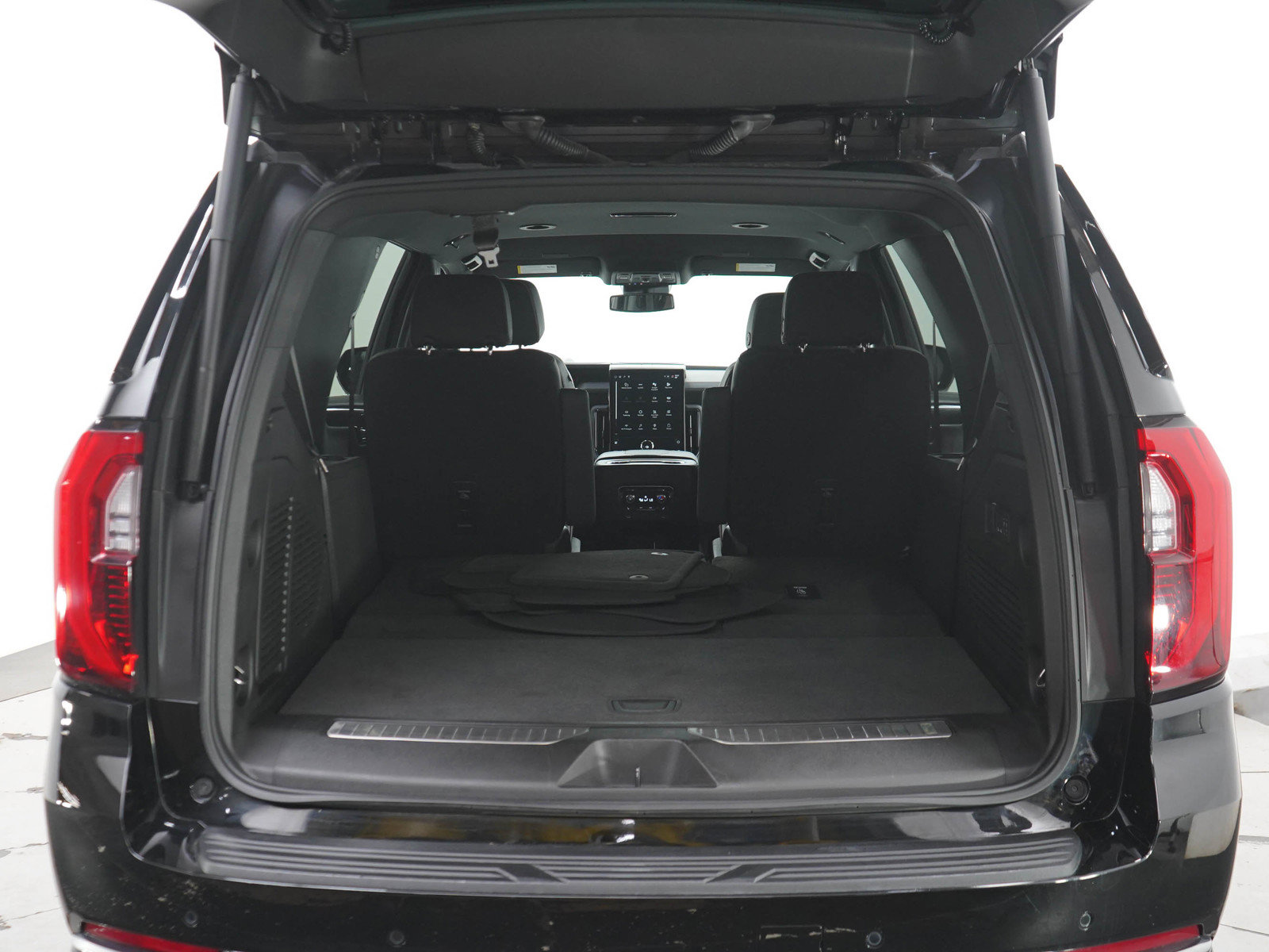 Used 2025 GMC Yukon AT4 AWD/4WD image 16
