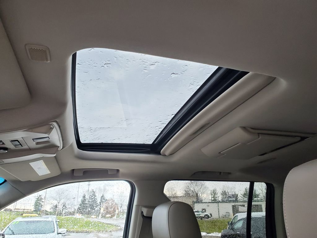 Used 2016 Chevrolet Suburban LTZ image 16