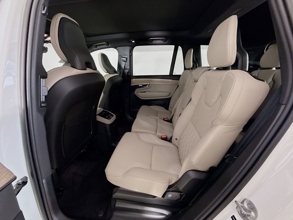 New 2026 Volvo XC90 T8 Plus w/ Protection Package Premier image 26