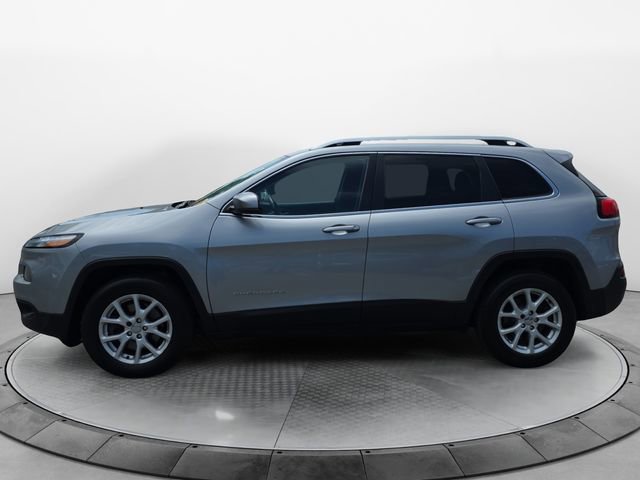 Used 2016 Jeep Cherokee Latitude w/ Safety/Convenience Group AWD/4WD image 2