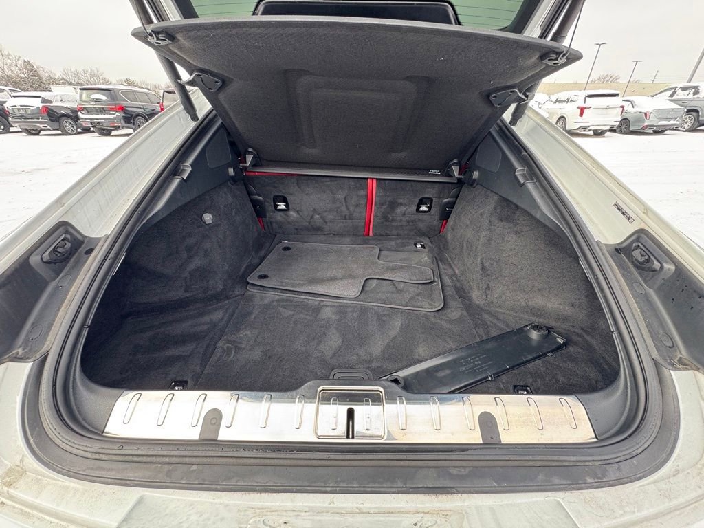 Used 2023 Porsche Panamera 4 Platinum Edition image 15