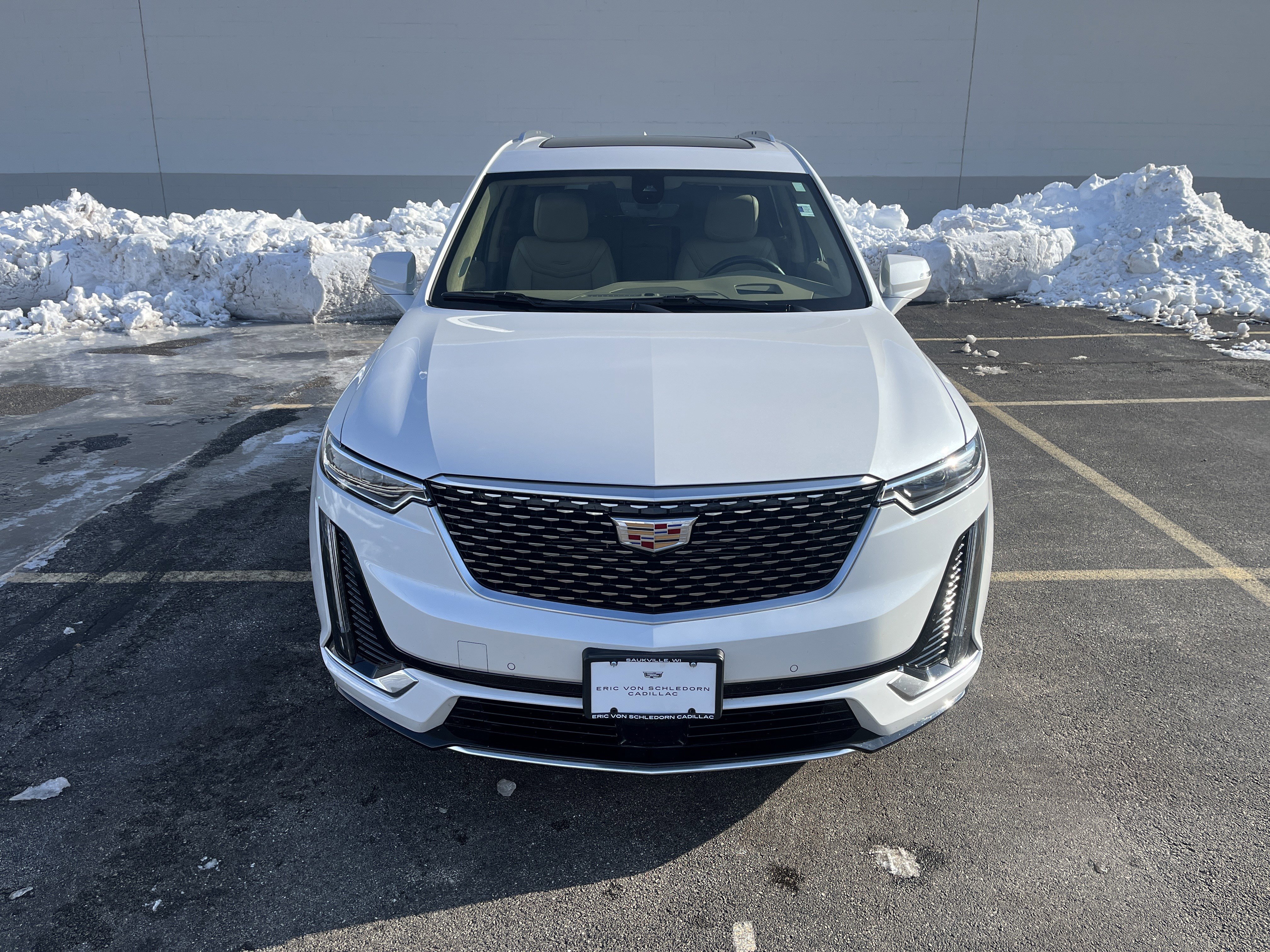 Used 2024 Cadillac XT6 Premium Luxury w/ Platinum Package image 2