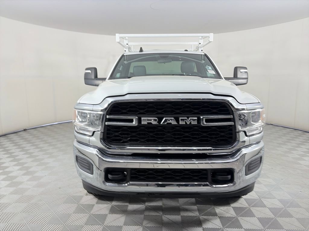 Used 2024 RAM 3500 Tradesman w/ Chrome Appearance Group AWD/4WD image 2