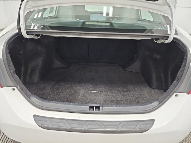 Used 2021 Toyota RAV4 LE AWD/4WD image 23