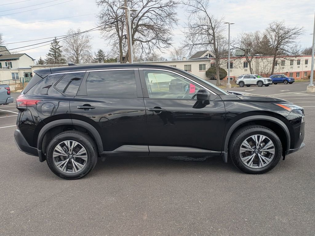 Used 2023 Nissan Rogue SV AWD/4WD image 4